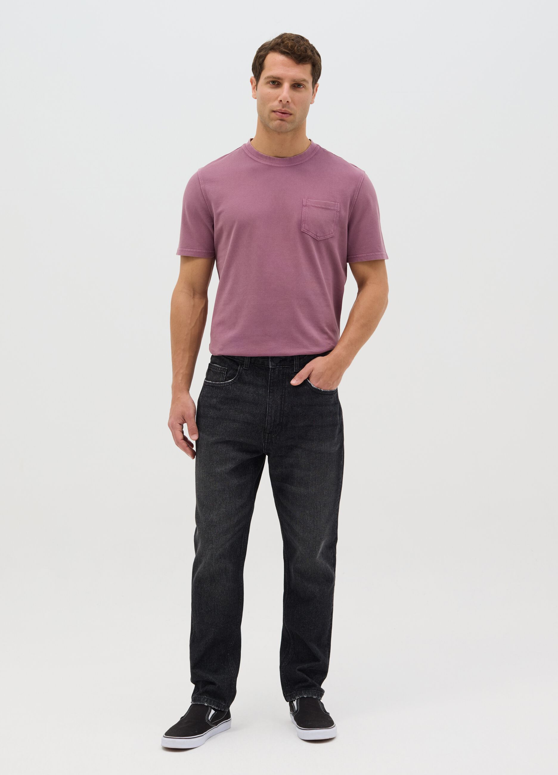 T-shirt viola in cotone con tasca