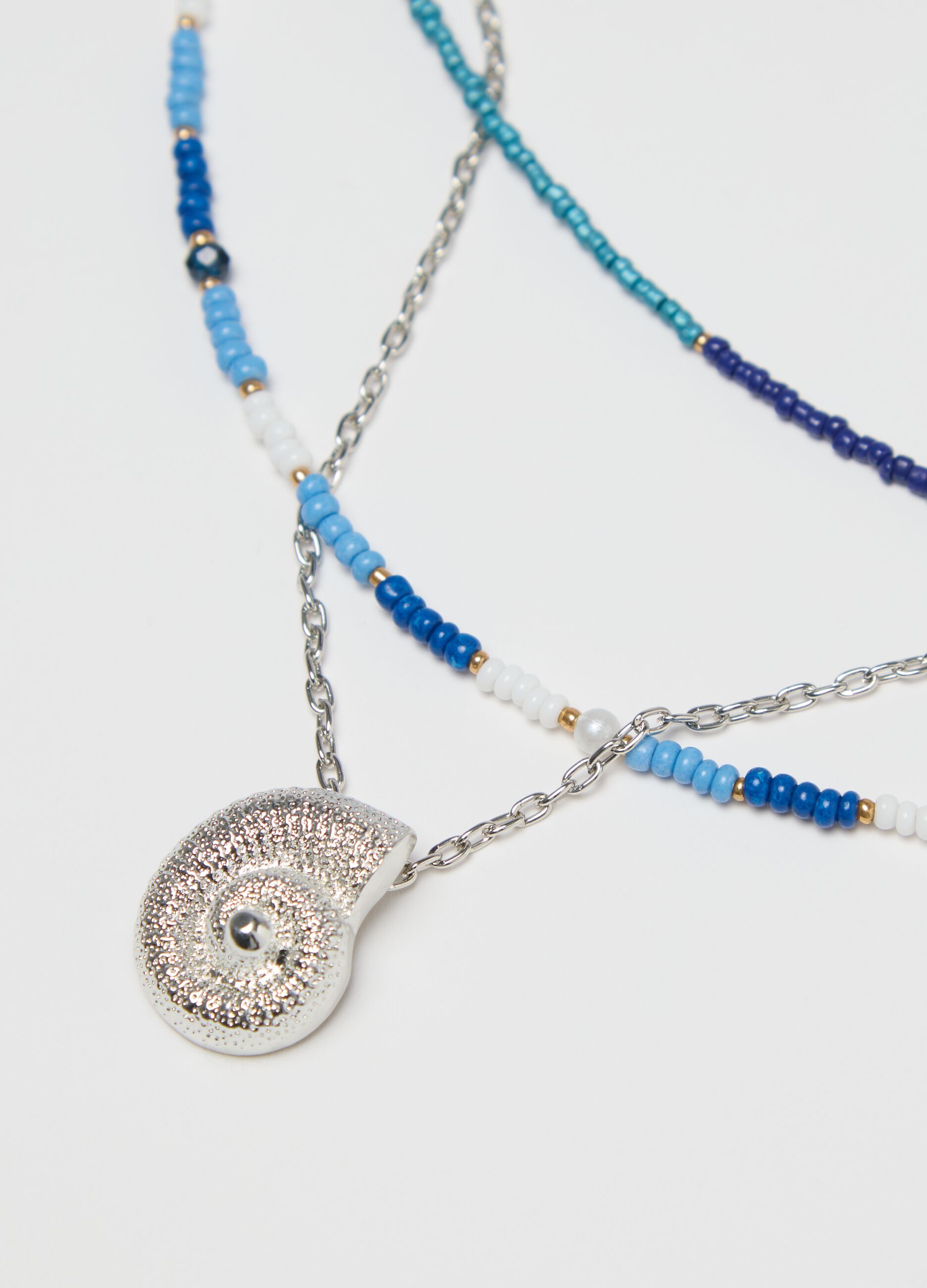 Necklace with beads and shell pendant