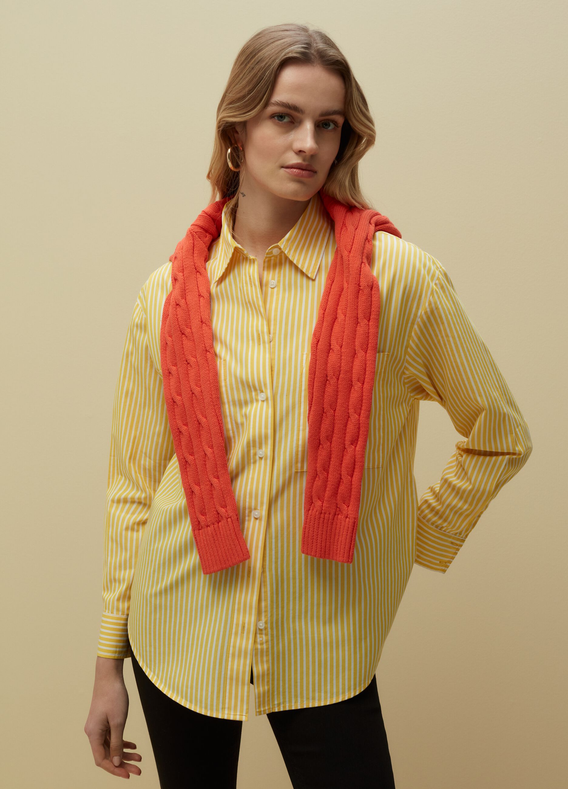 Camicia relaxed fit con tasche_0
