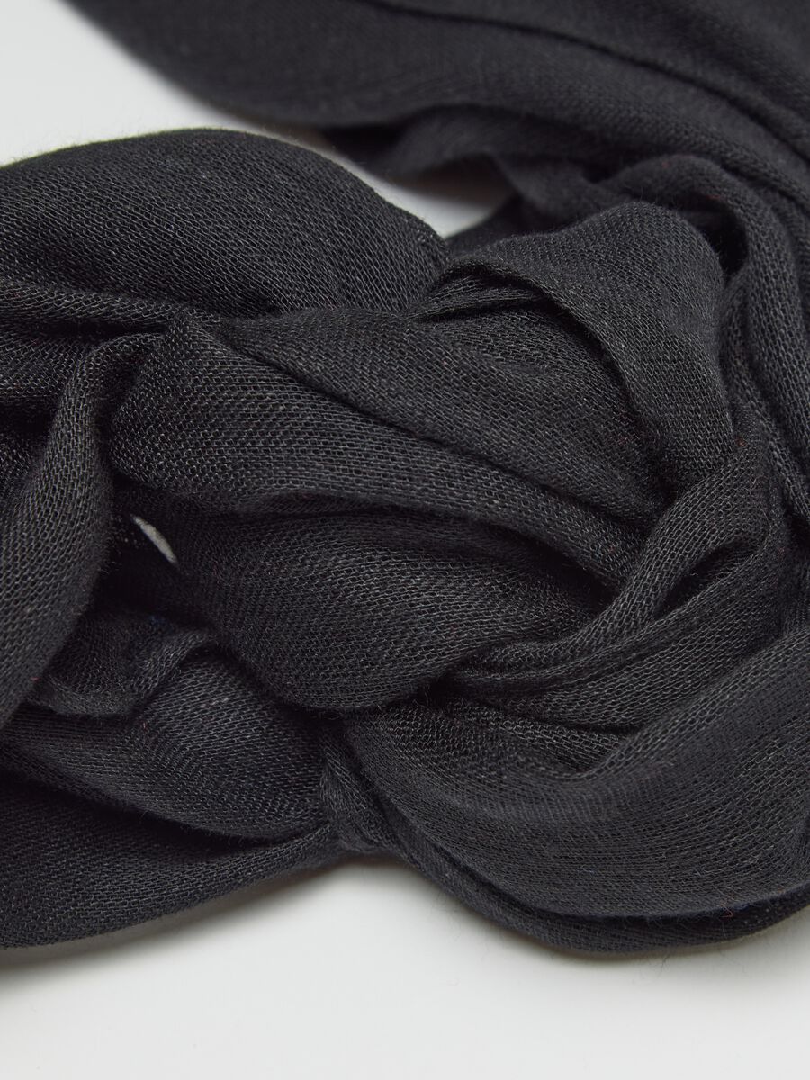 Black scarf with tassels_2