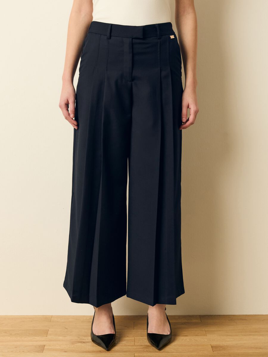 Wide-leg cropped trousers with darts_1