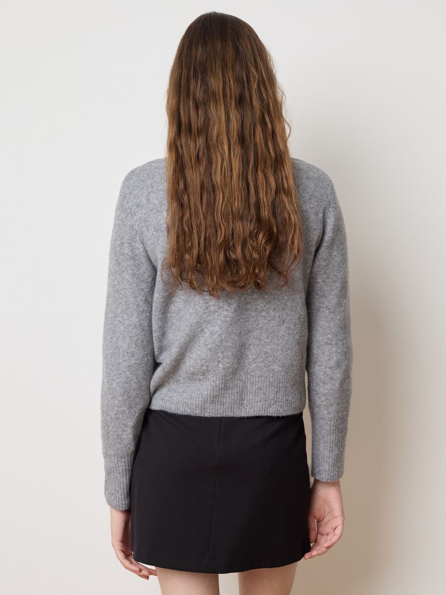 Grey regular fit jumper with jewel neckline_4