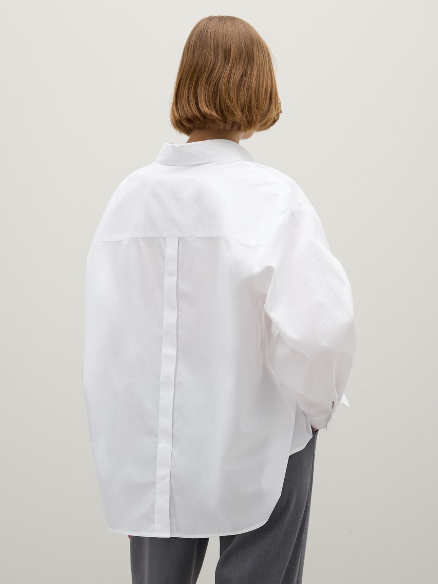 Camicia bianca oversize in cotone_3