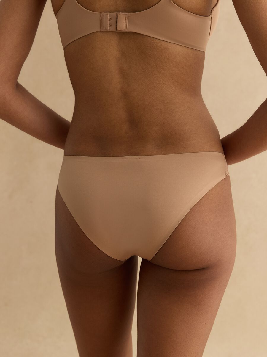 Slip beige scuro in microfibra con dettagli in pizzo_2