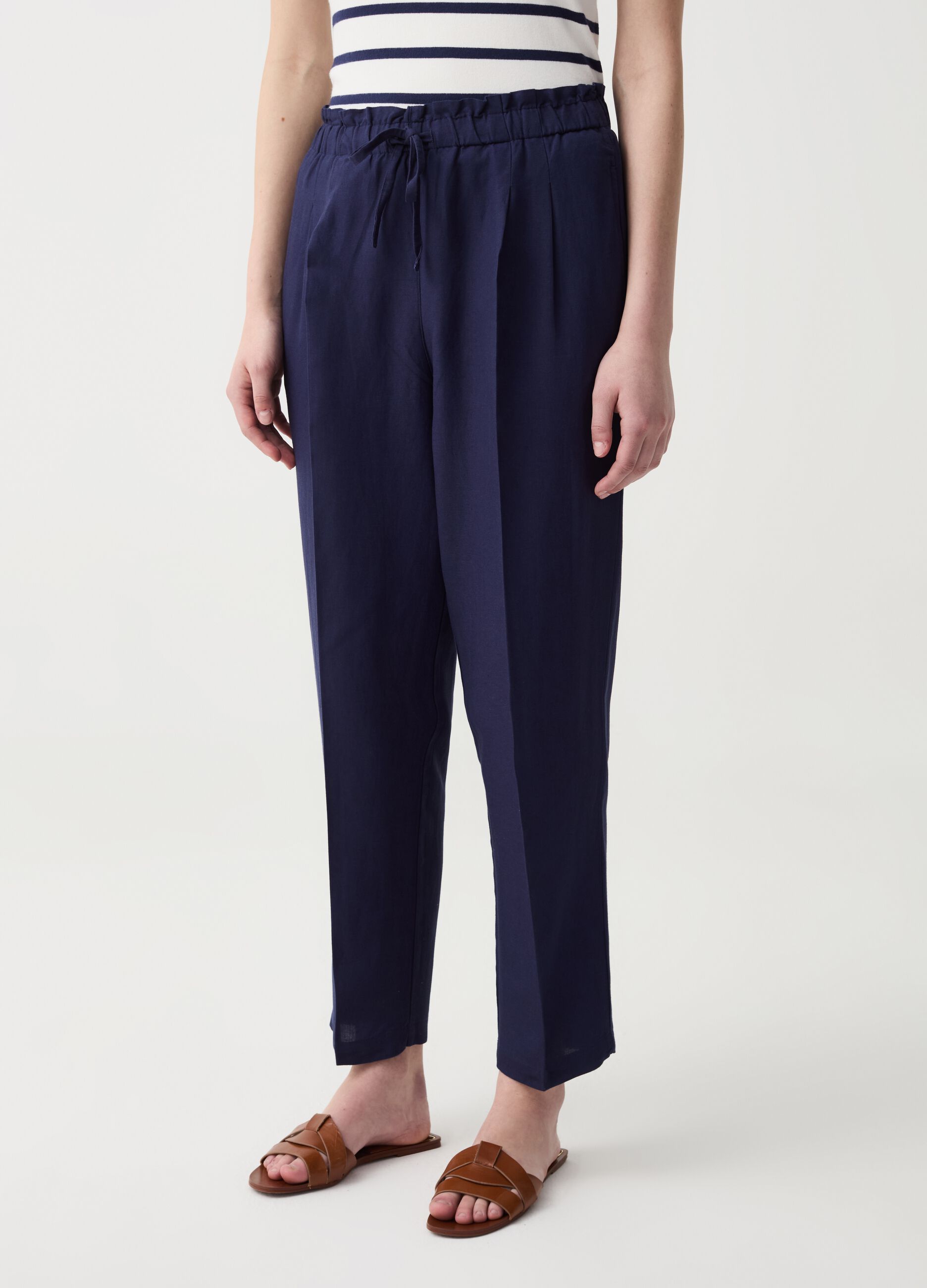 Cigarette trousers with darts and drawstring