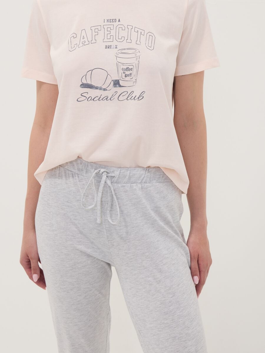 Pigiama rosa in puro cotone organico con pantaloni grigi regular fit_2