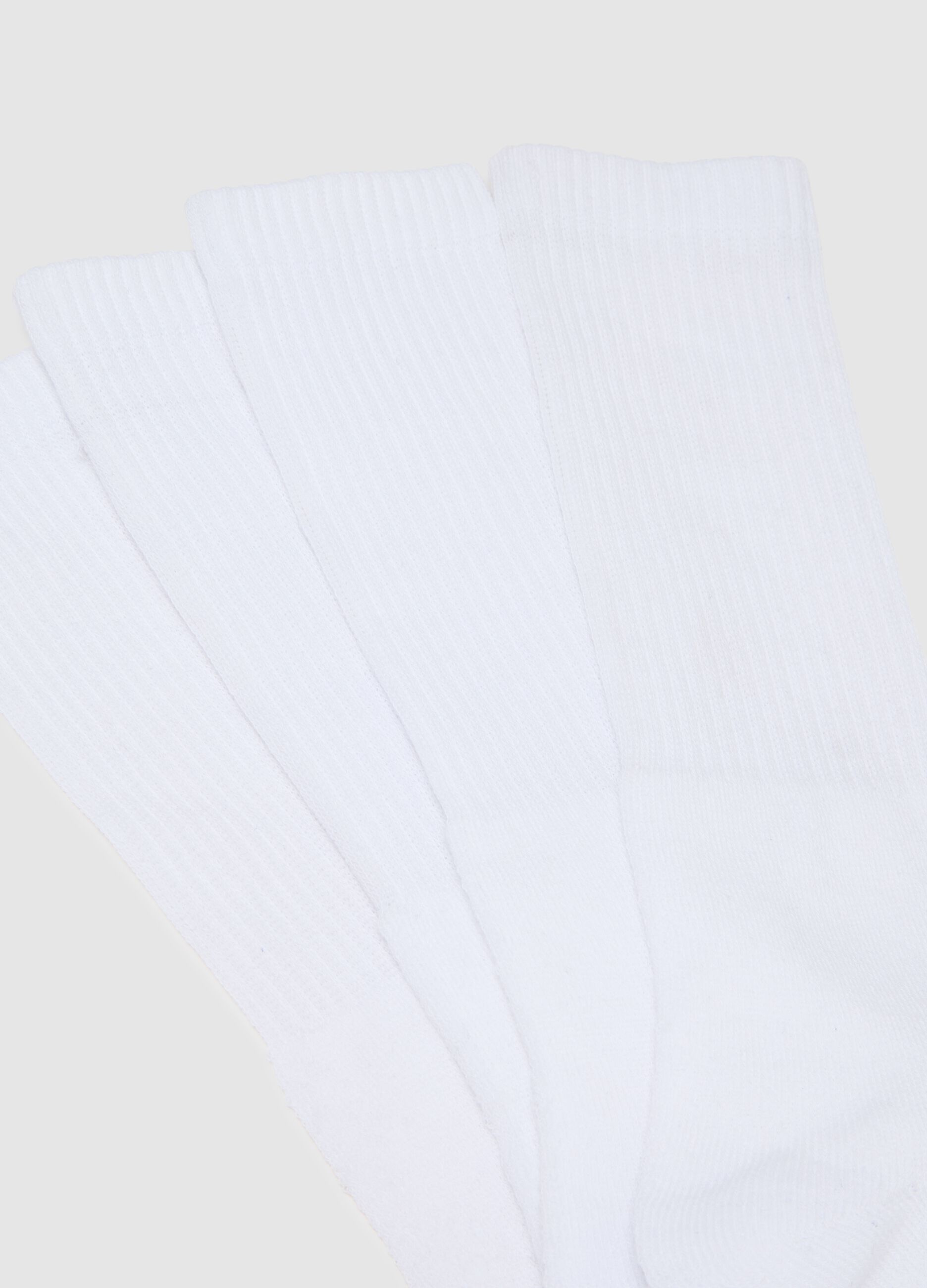 Set of long white cotton blend socks tripack
