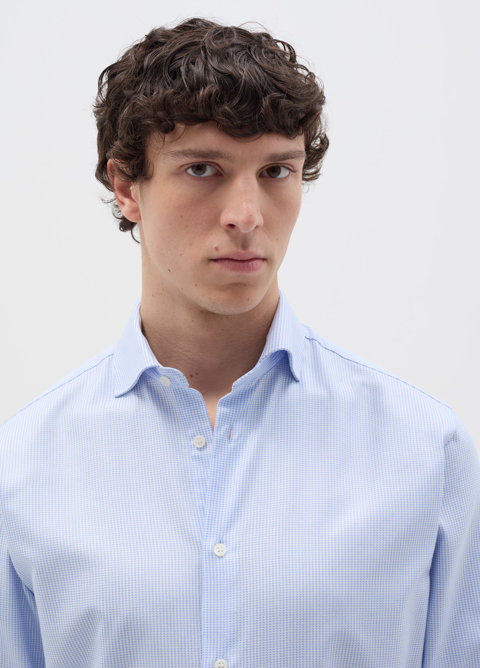 Regular-fit no-iron shirt with micro pattern