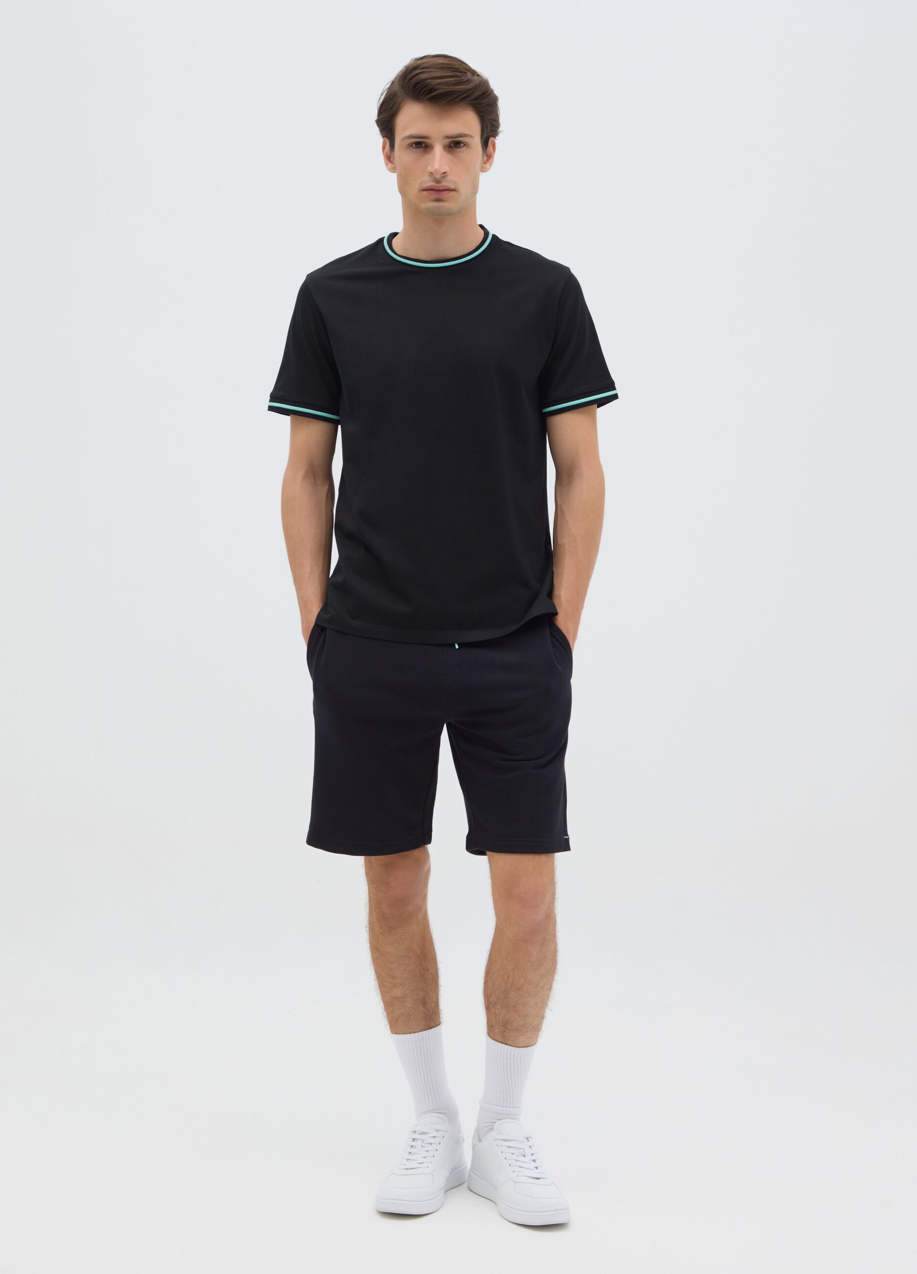 T-shirt da uomo in puro cotone nero regular fit