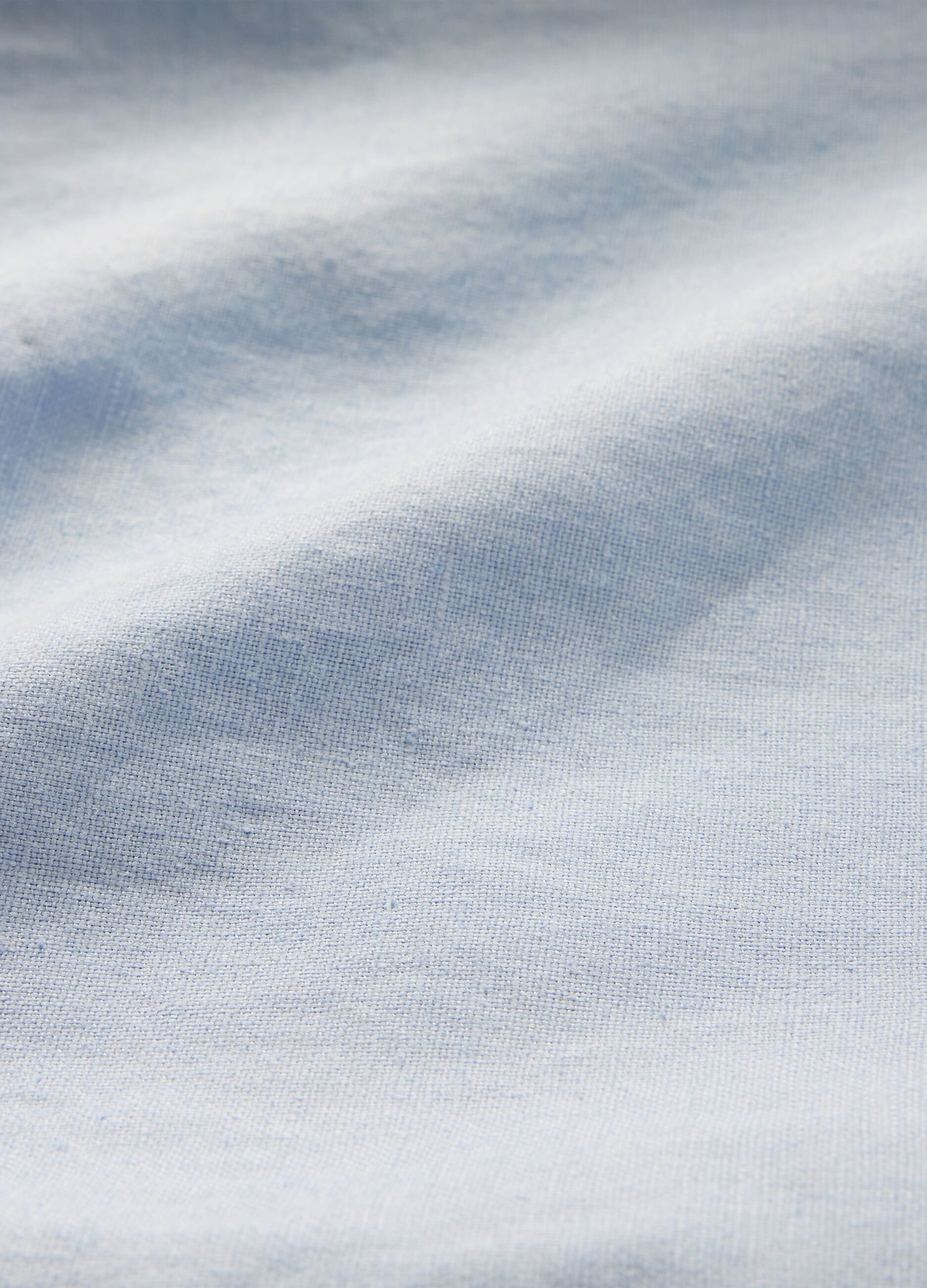 Blue linen and cotton shorts from Gap