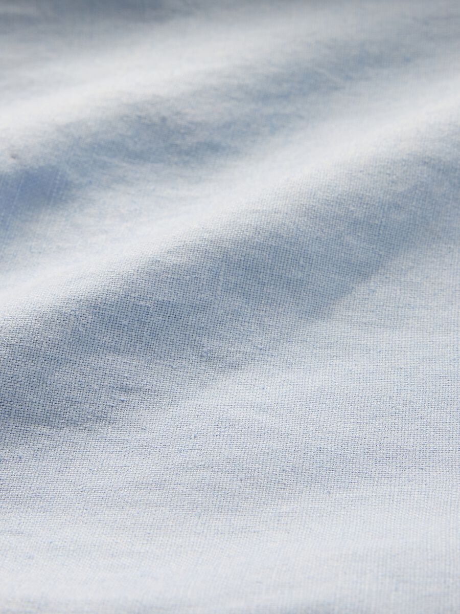 Blue linen and cotton shorts from Gap_5