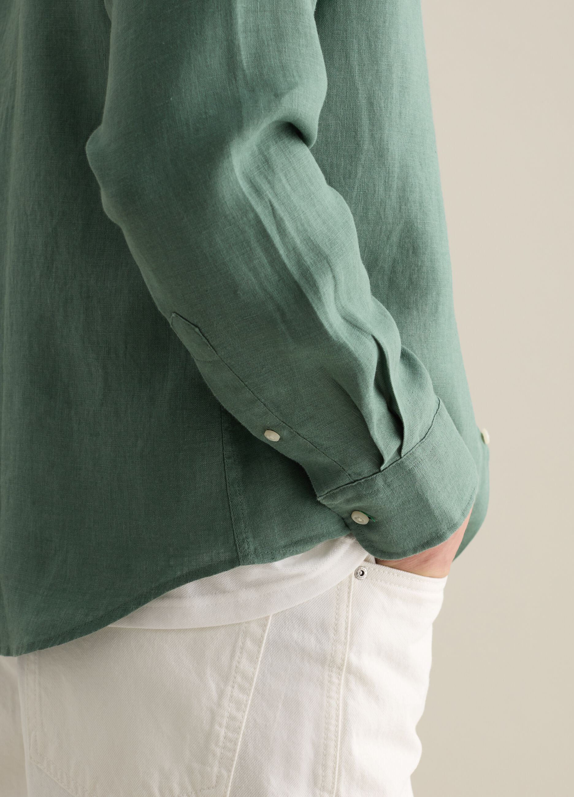 Camicia da uomo in puro lino verde regular fit con colletto button down