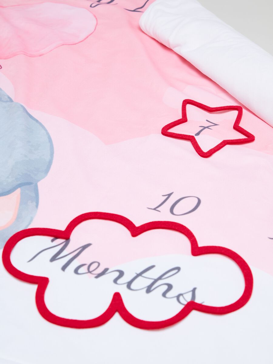 Coperta imbottita con stampa giorni_2