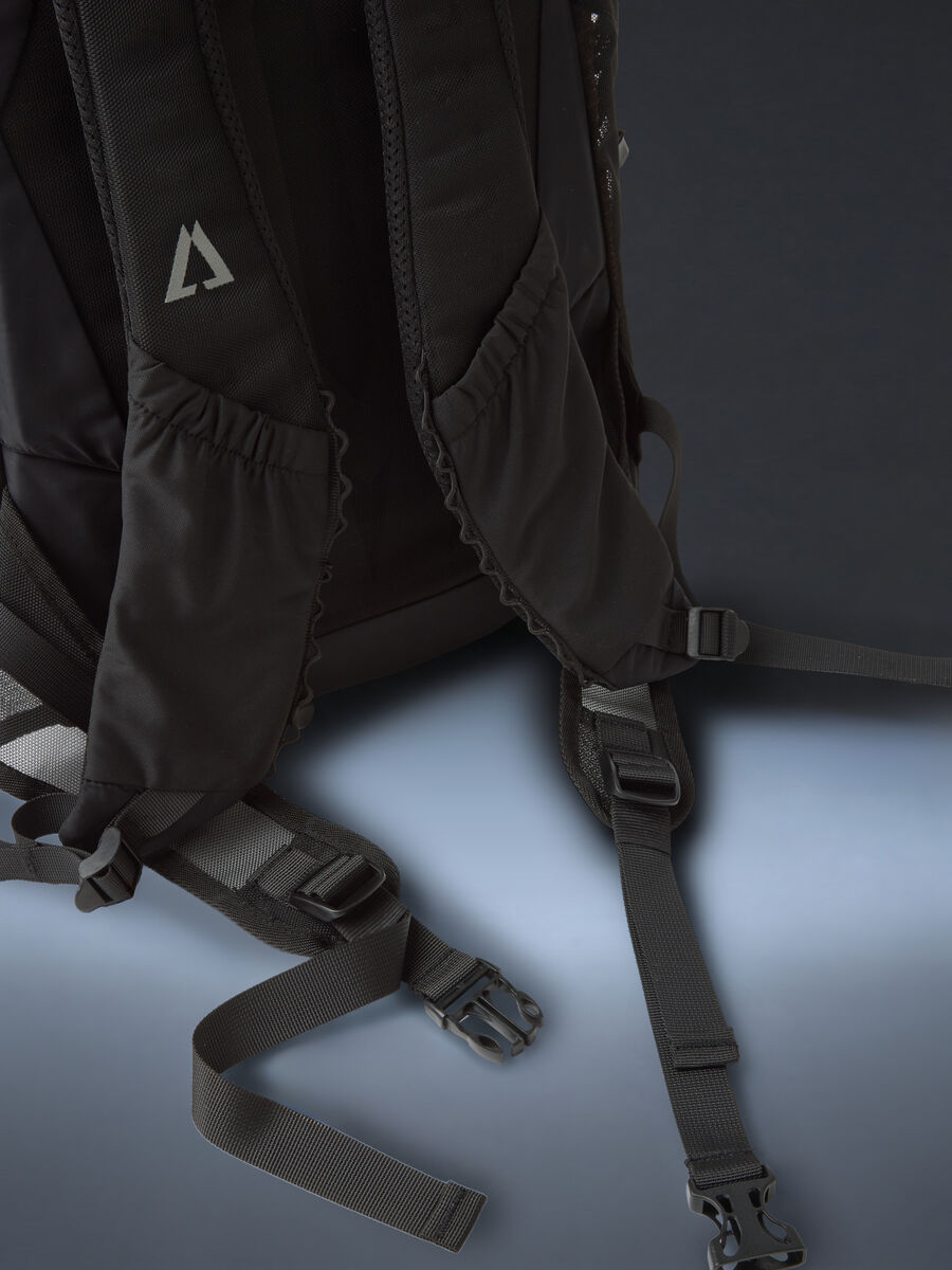 ALTAVIA WITH DEBORAH COMPAGNONI 25L Water-Resistant Outdoor Backpack_3