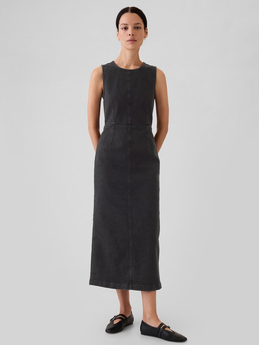 Long sleeveless dress in denim_0