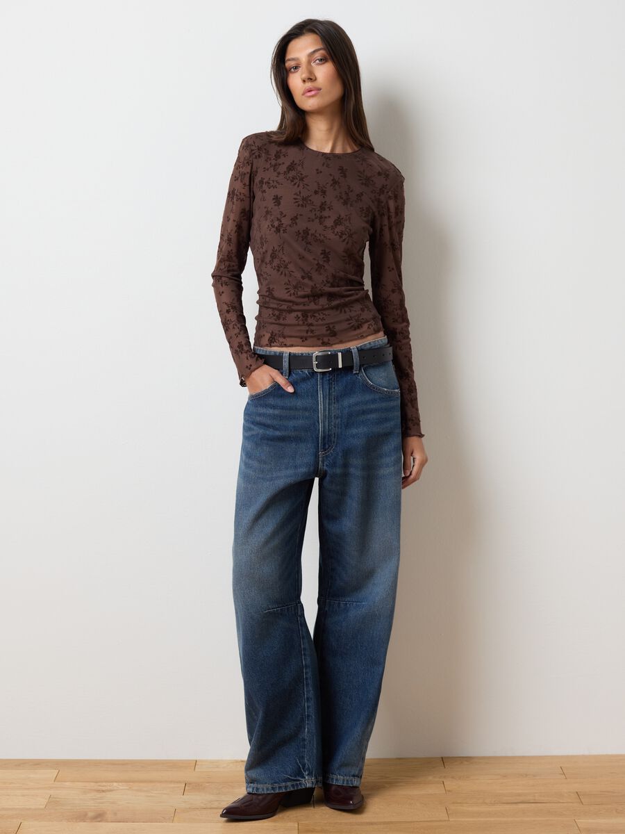 Brown T-shirt with floral patterns_2