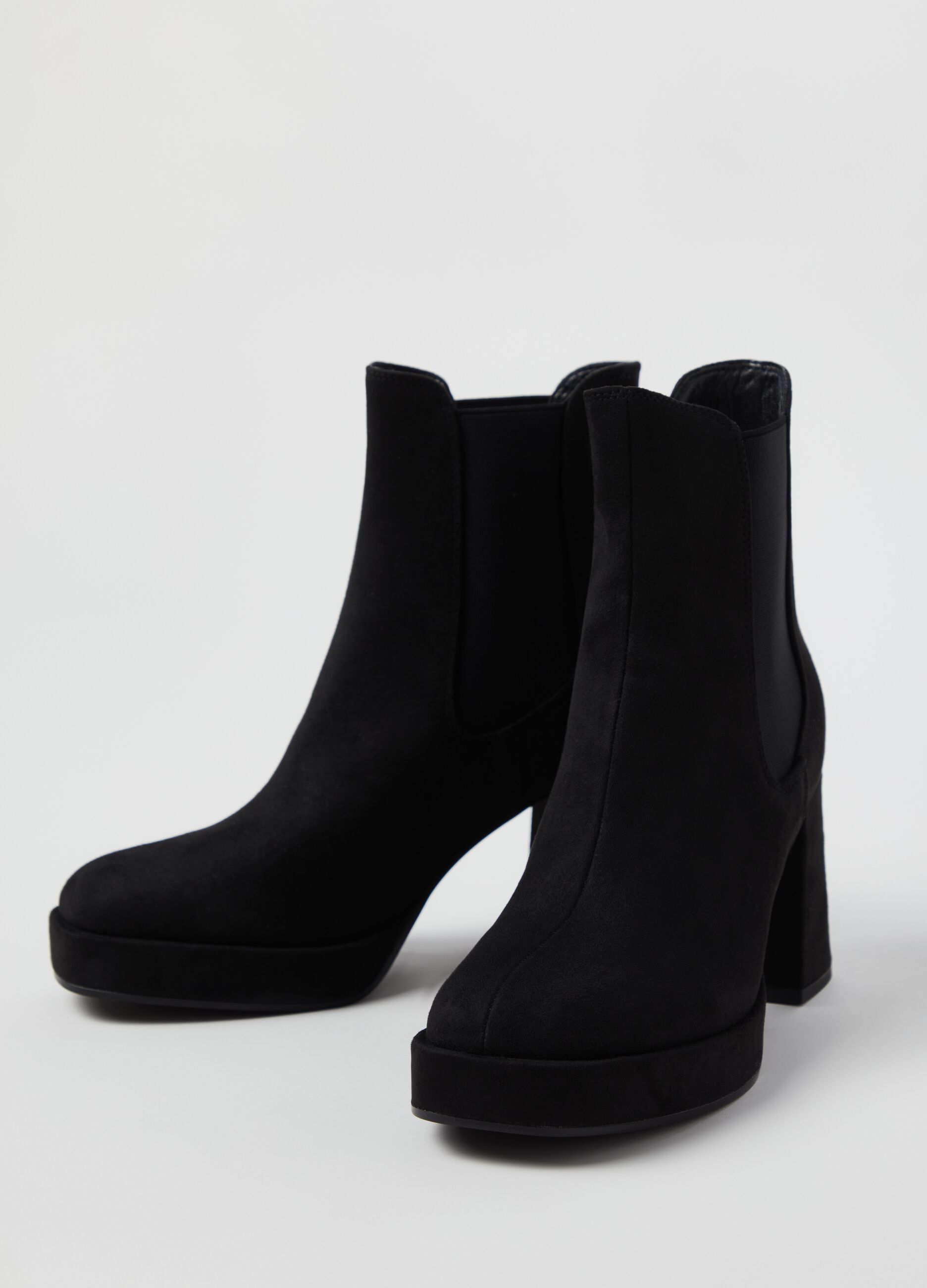 Stivaletto con plateau_1