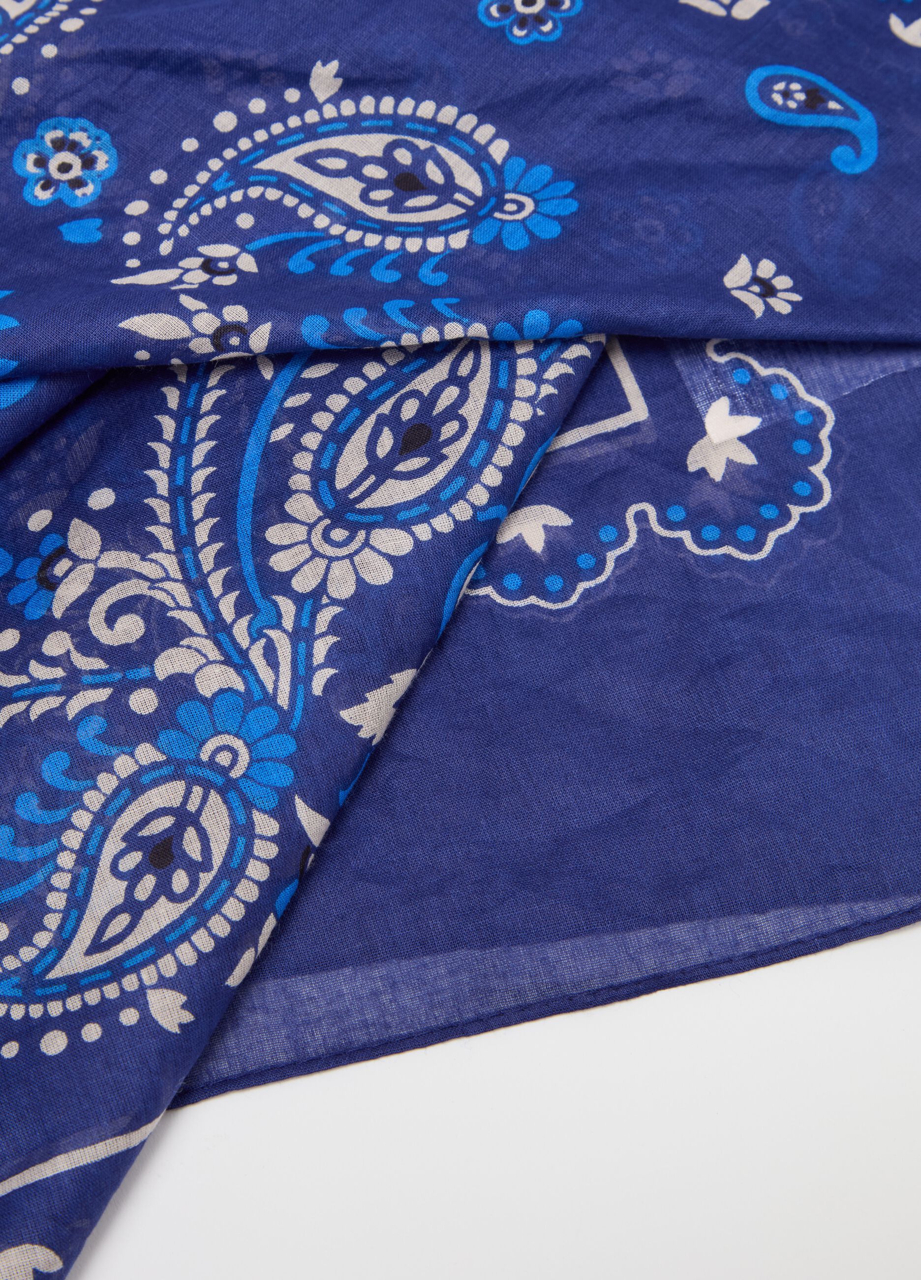 Foulard with bandana print