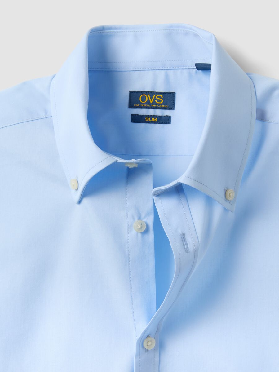 Camicia azzurra slim fit con colletto button down easy iron_5