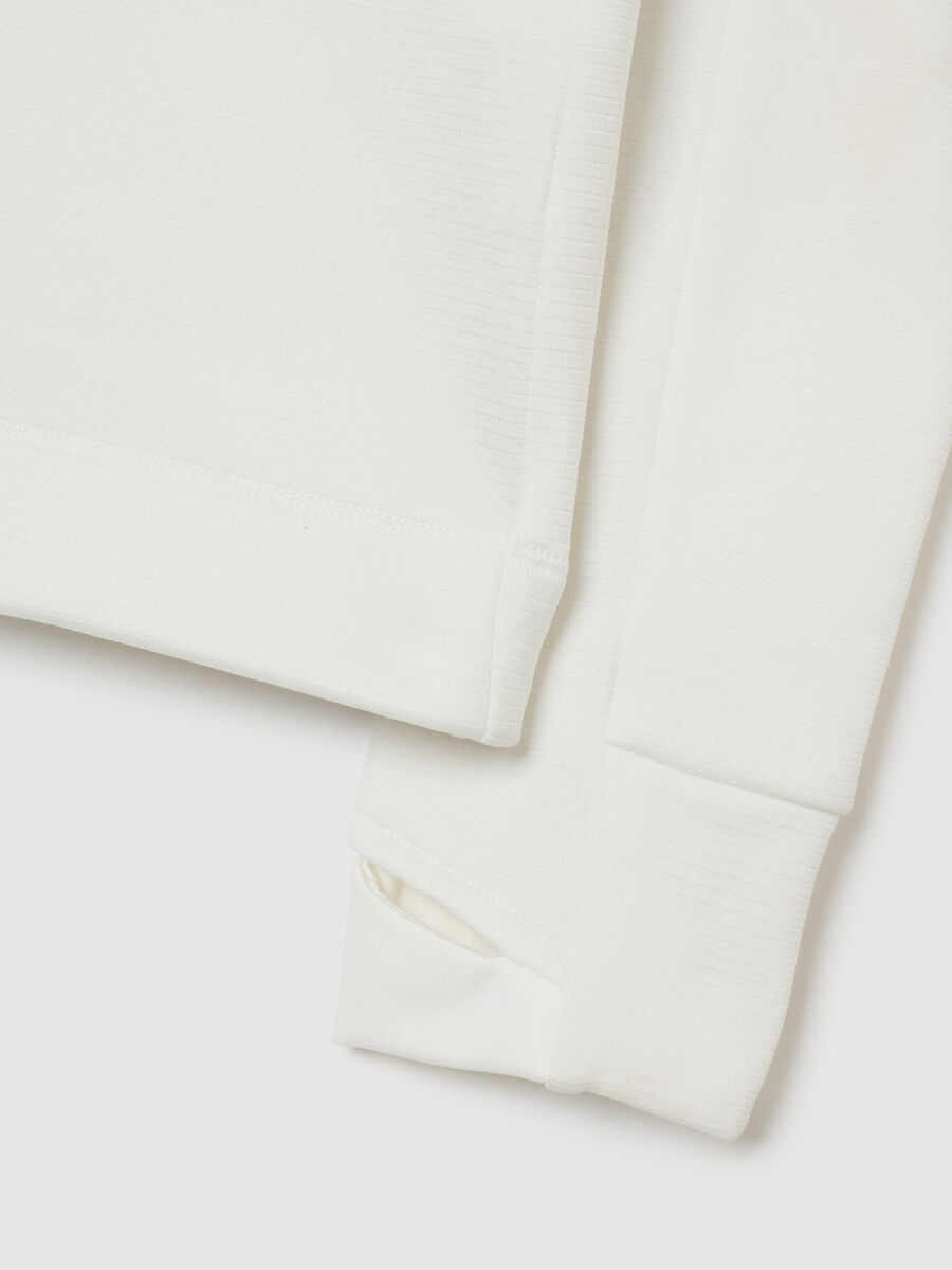 White sporty sweatshirt with high neck and half zip fitted_2