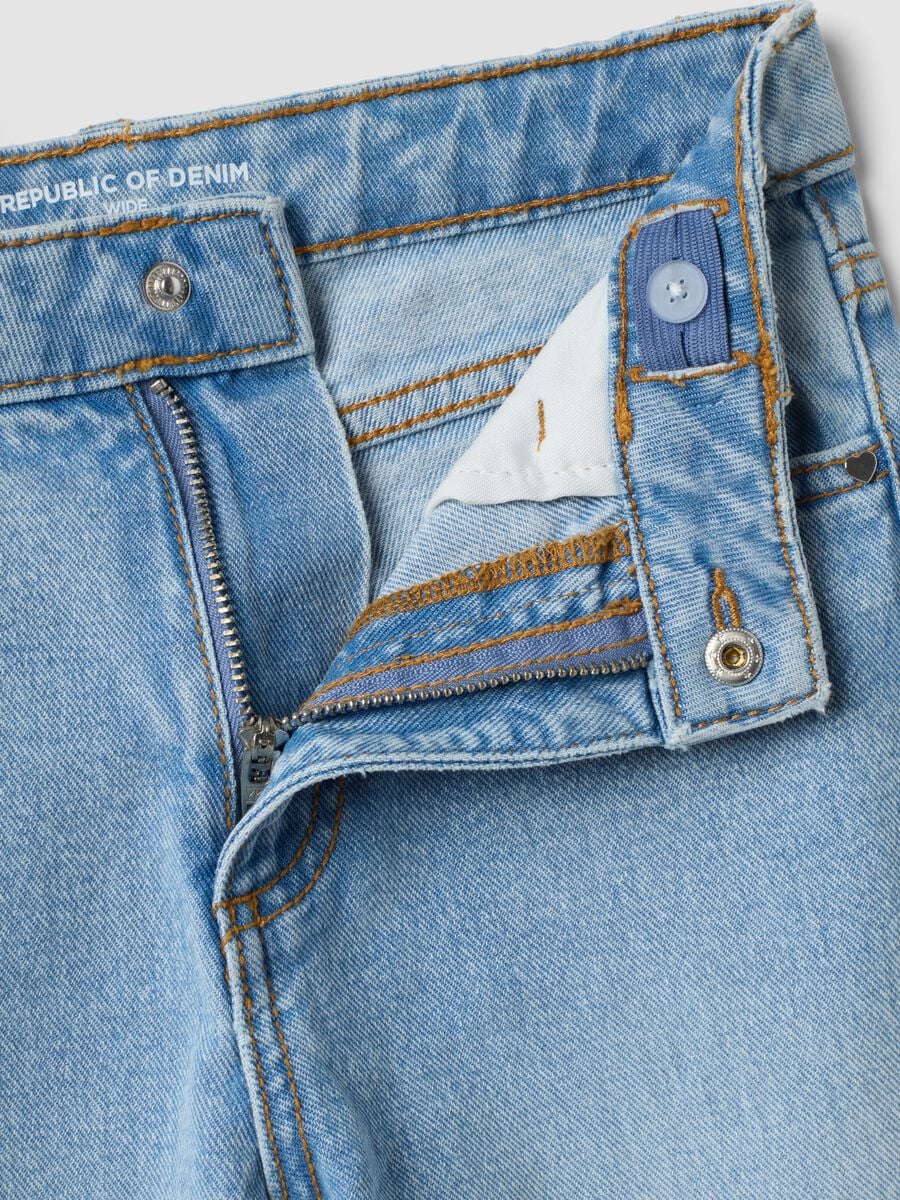 Jeans wide leg denim in puro cotone con ricami per bambina_2