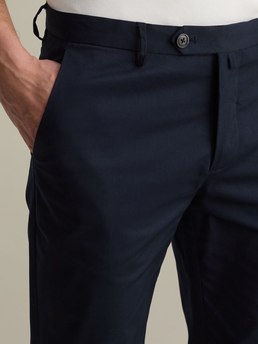 Stretch cotton chino trousers_2