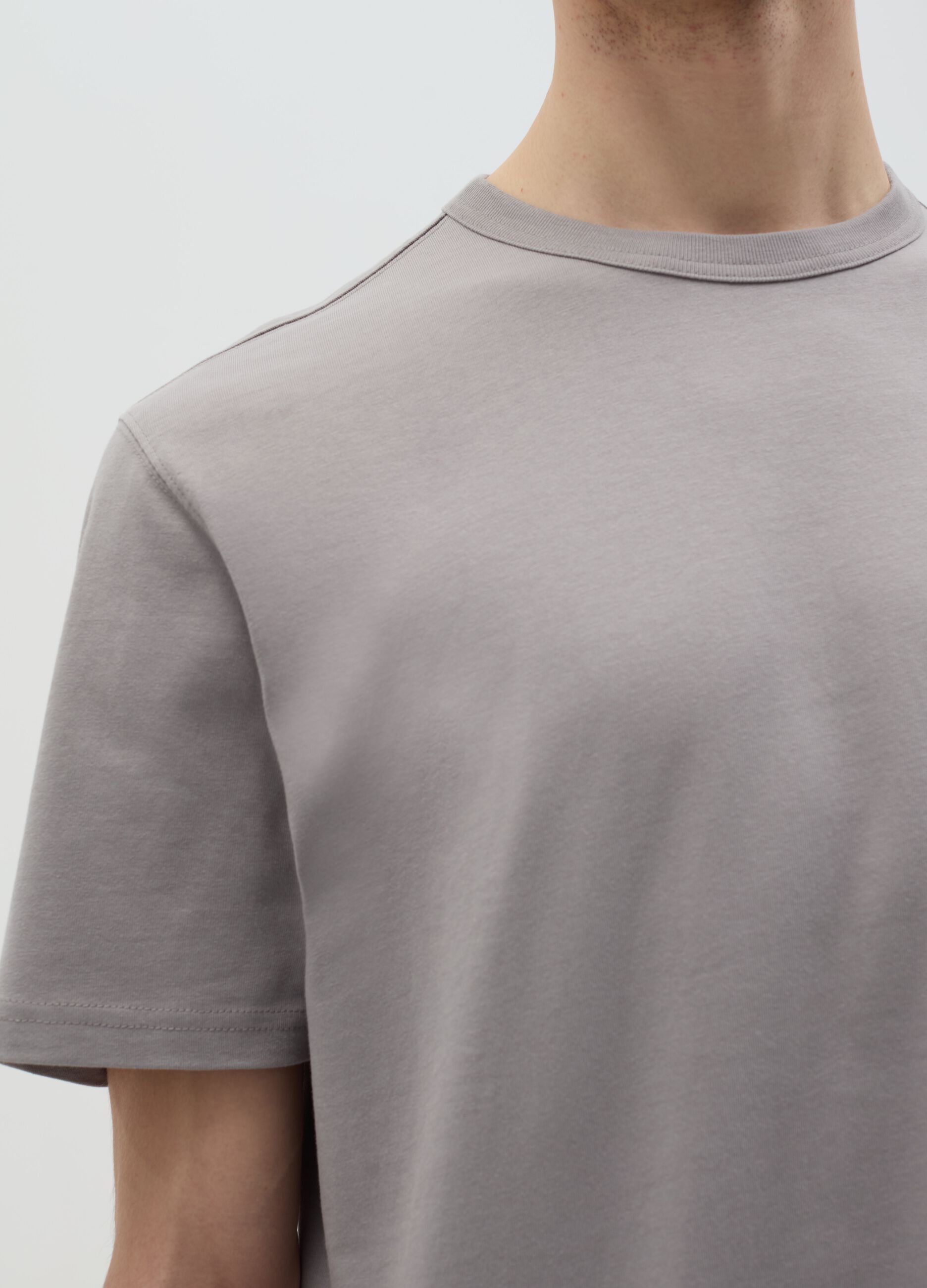 Relaxed-fit T-shirt with round neck