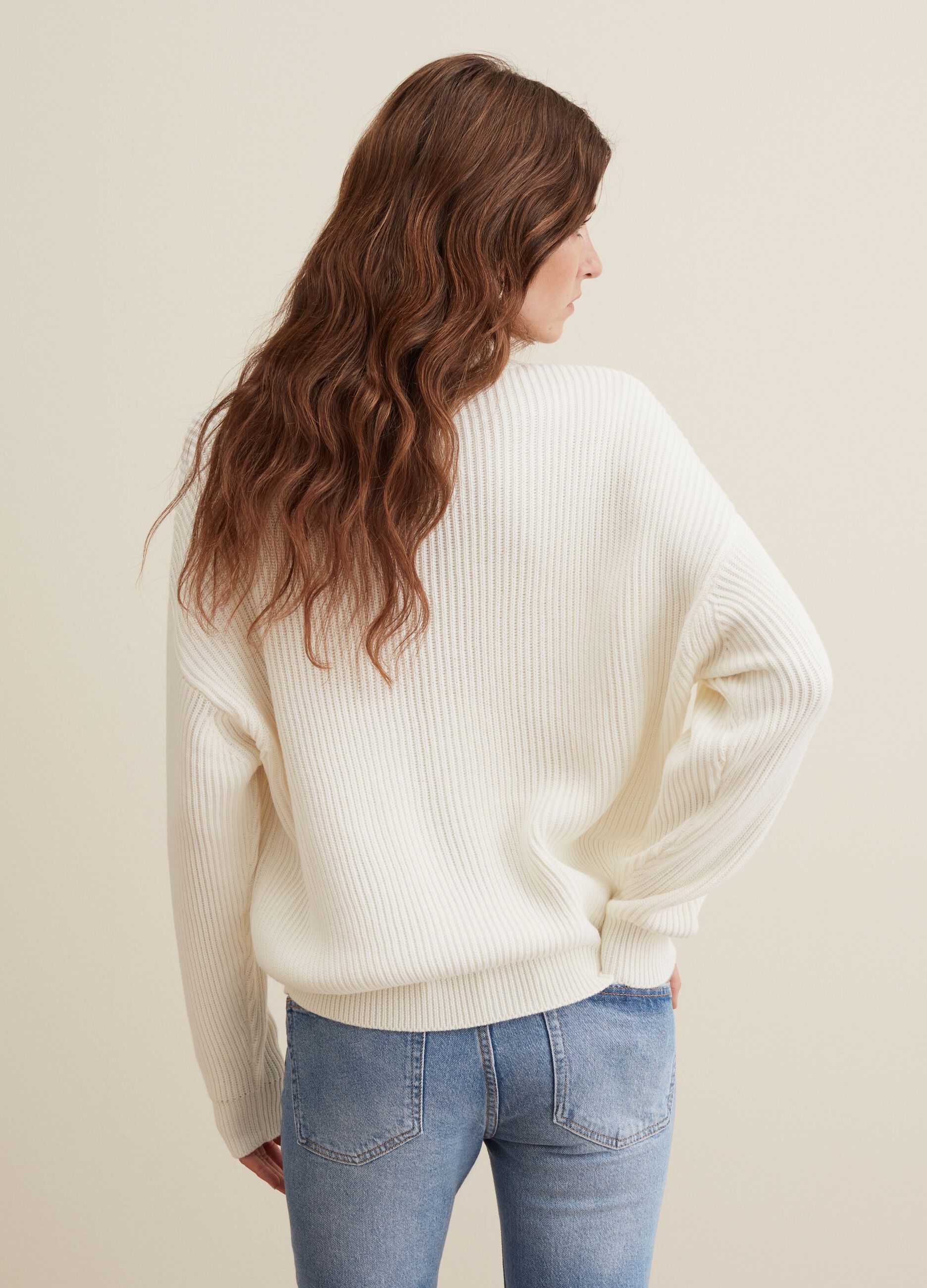 Pullover oversize con lavorazione a coste_2