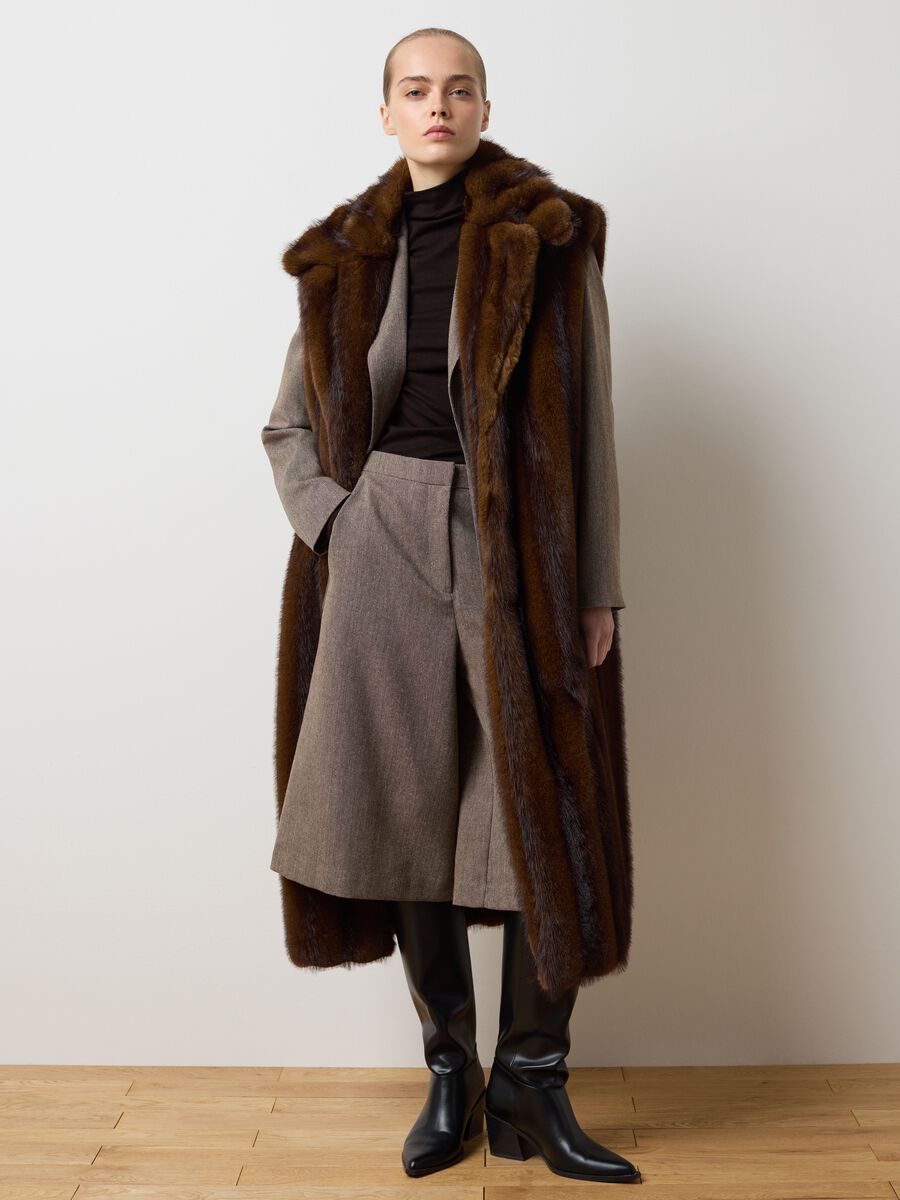 Brown long regular fit sleeveless jacket_1