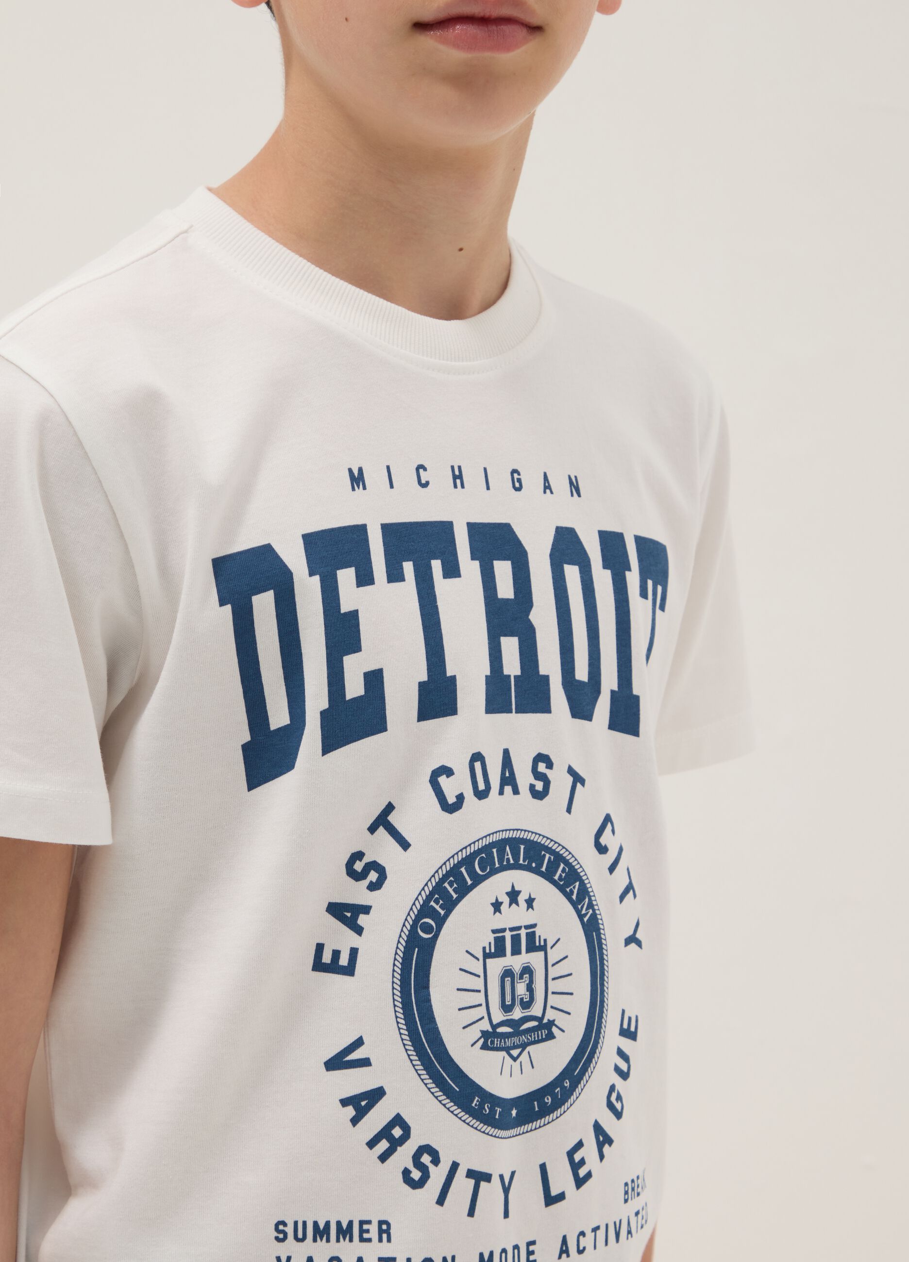 Boys' regular fit white pure cotton T-shirt with print