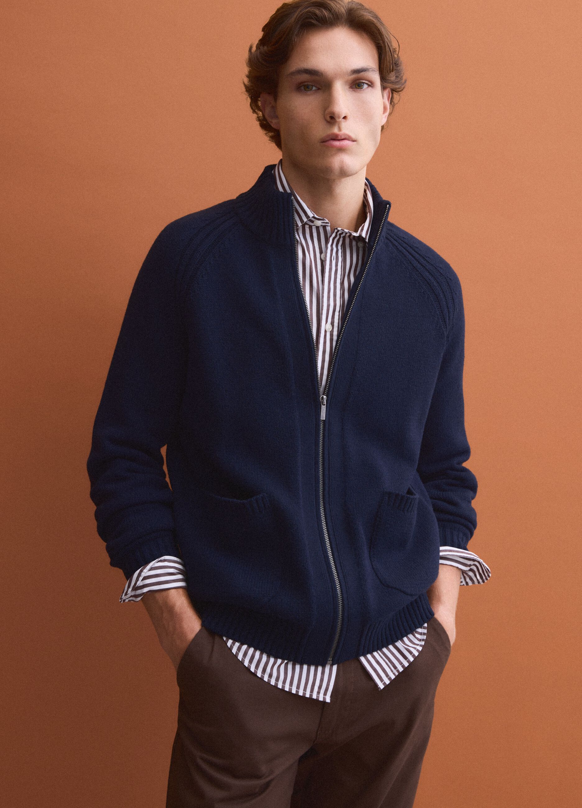 Cardigan blu con colletto in misto cotone
