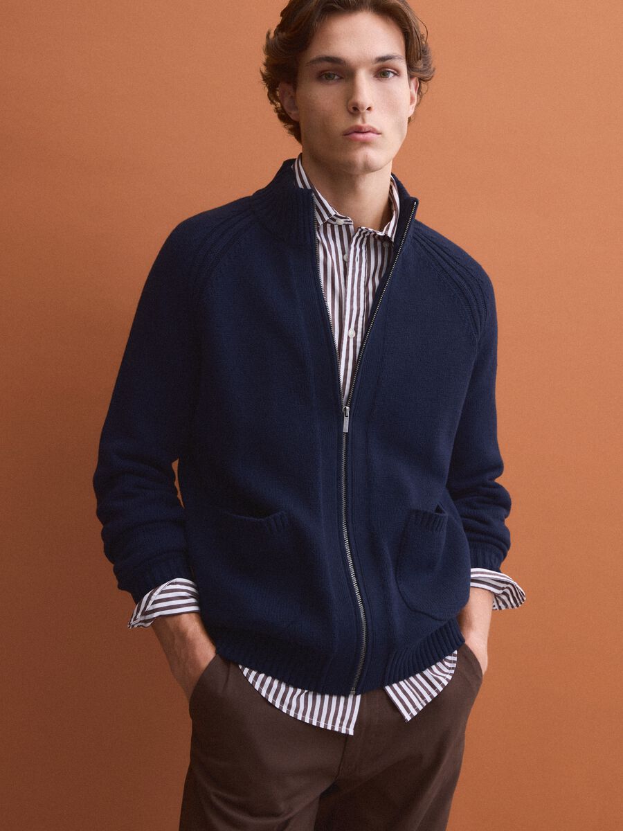 Cardigan blu con colletto in misto cotone_0