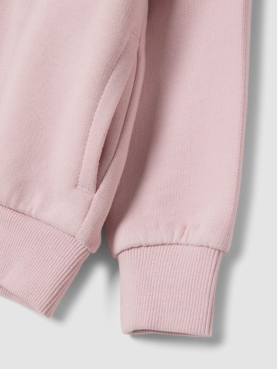 Felpa rosa chiaro con cappuccio e girocollo in puro cotone organico_3