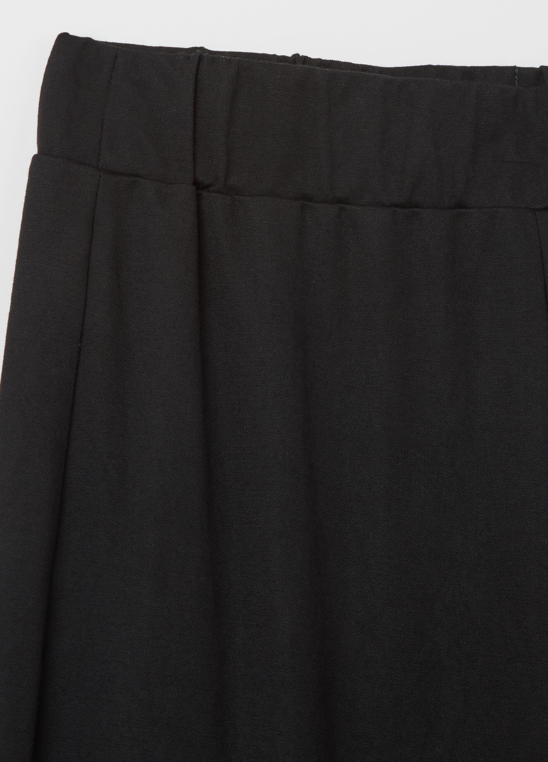 Women's black regular-fit culottes in viscose blend