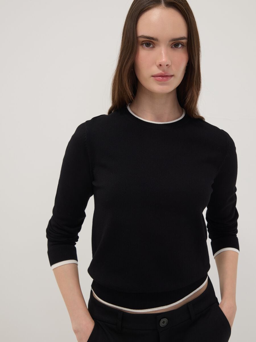 Maglia nera in misto viscosa a maniche lunghe_0