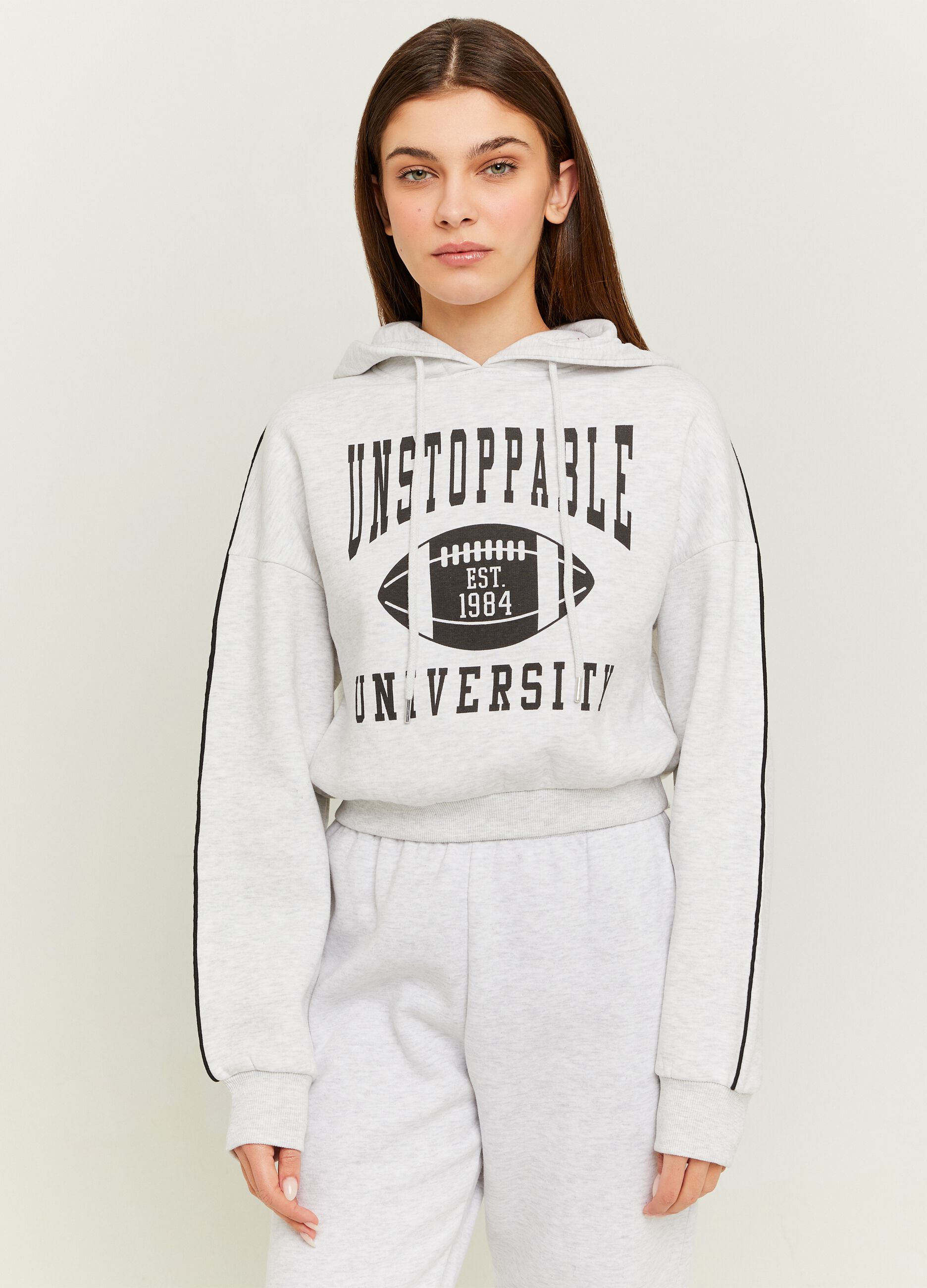 Crop sweatshirt with hood and print