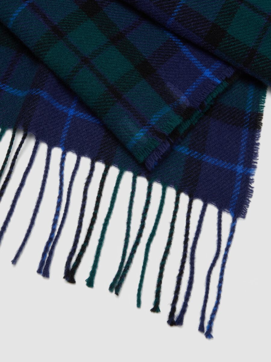 Blue pure wool scarf with fringes and check pattern_2