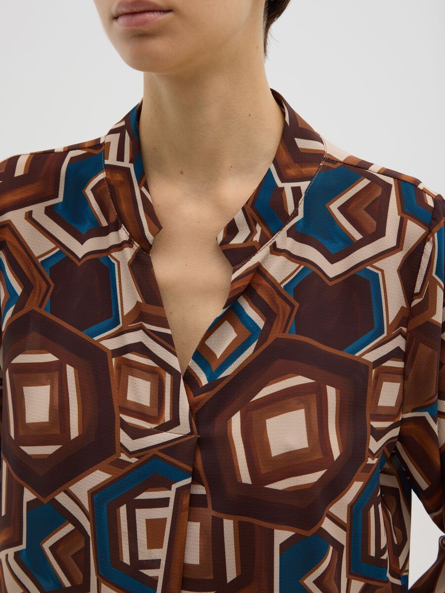 Maglia a maniche lunghe multicolor regular fit con fantasia geometrica_3