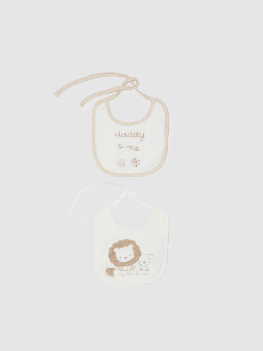 Set of two pack of multicolour cotton baby bibs with embroidery_0
