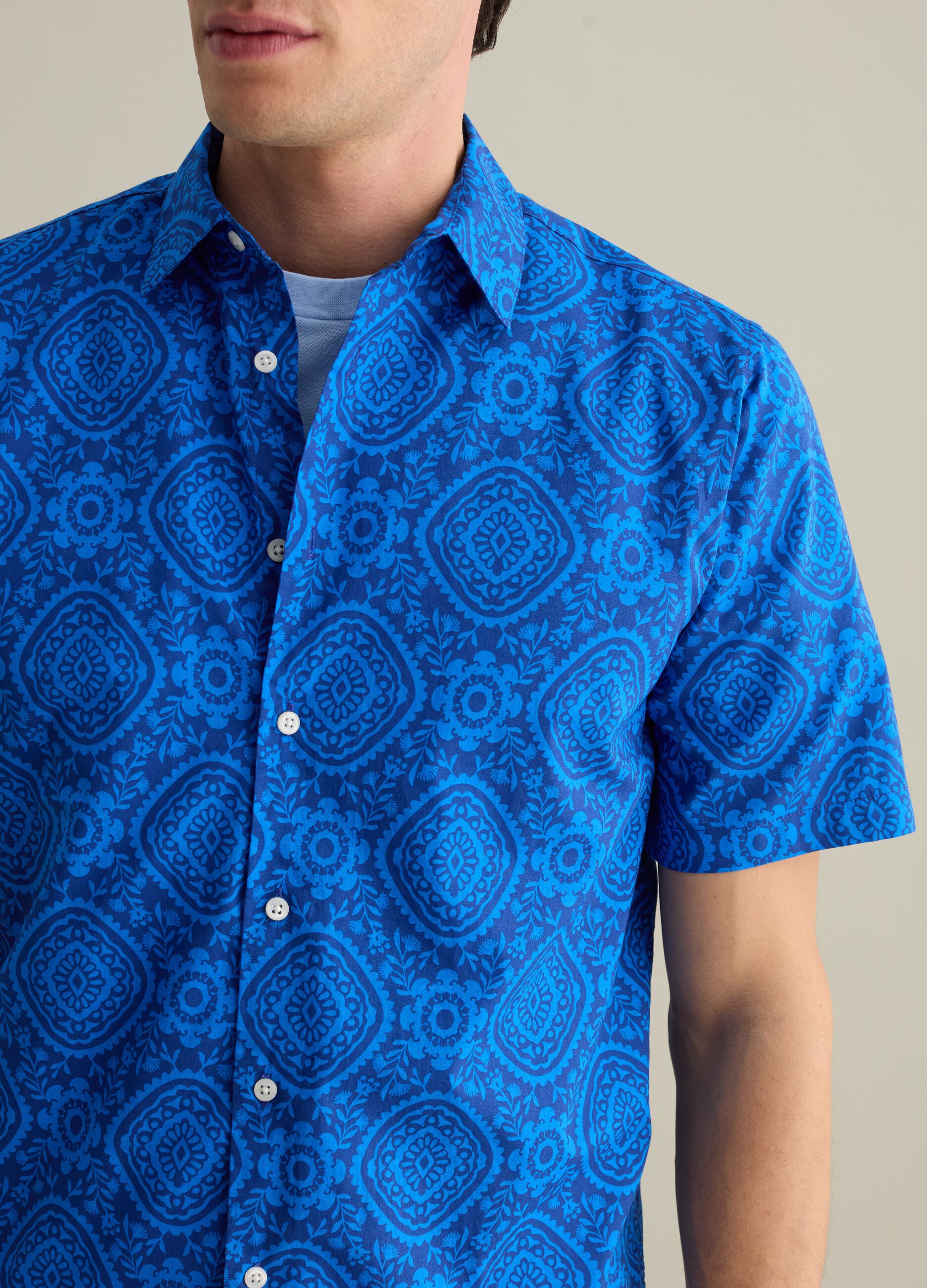 Short-sleeved shirt with print