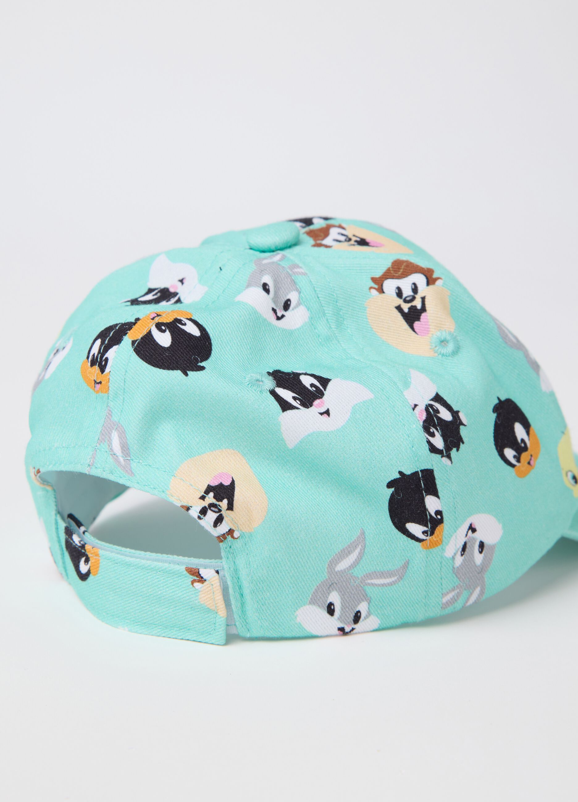Cappellino da neonato in puro cotone verde con stampa Looney Tunes