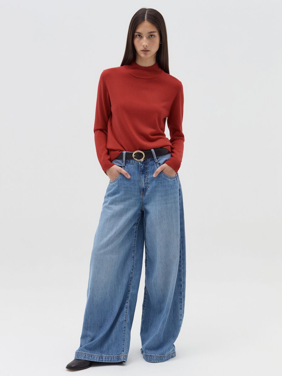 Long-sleeved top with mock neck_1