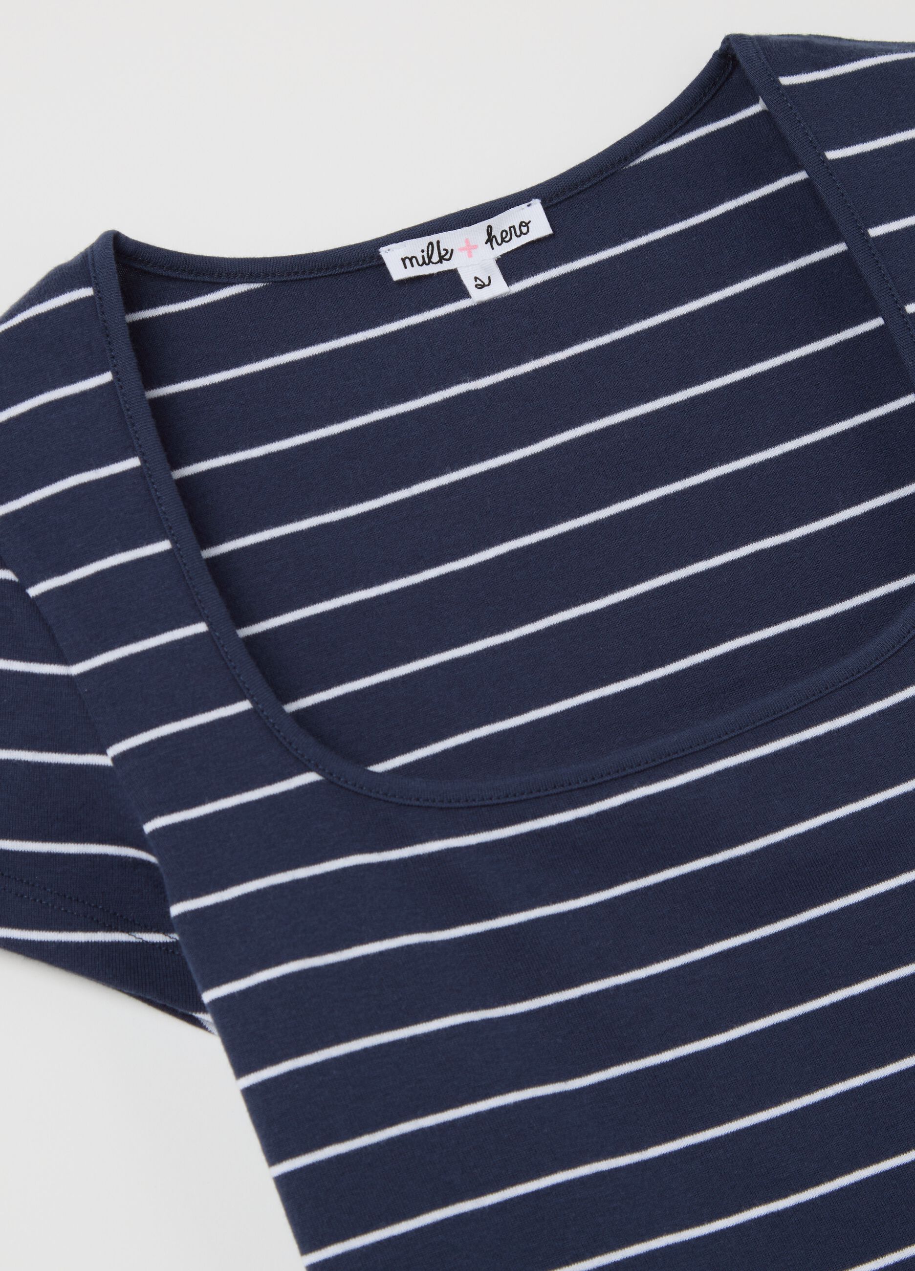 Fitted T-shirt with white and blue stripes in cotton