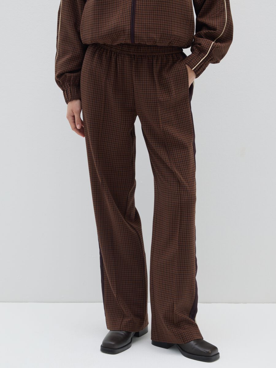 Brown checked regular fit trousers_1