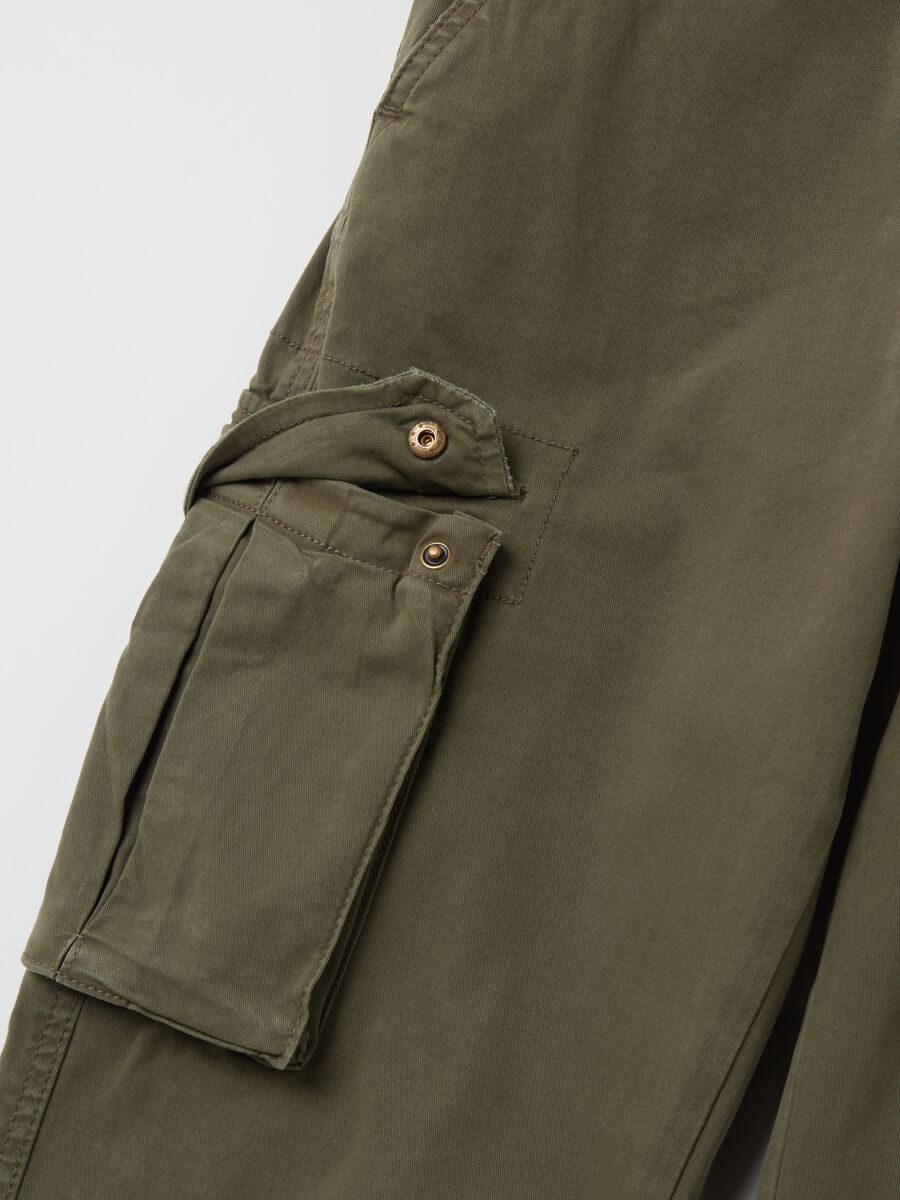 Cargo trousers in twill_5