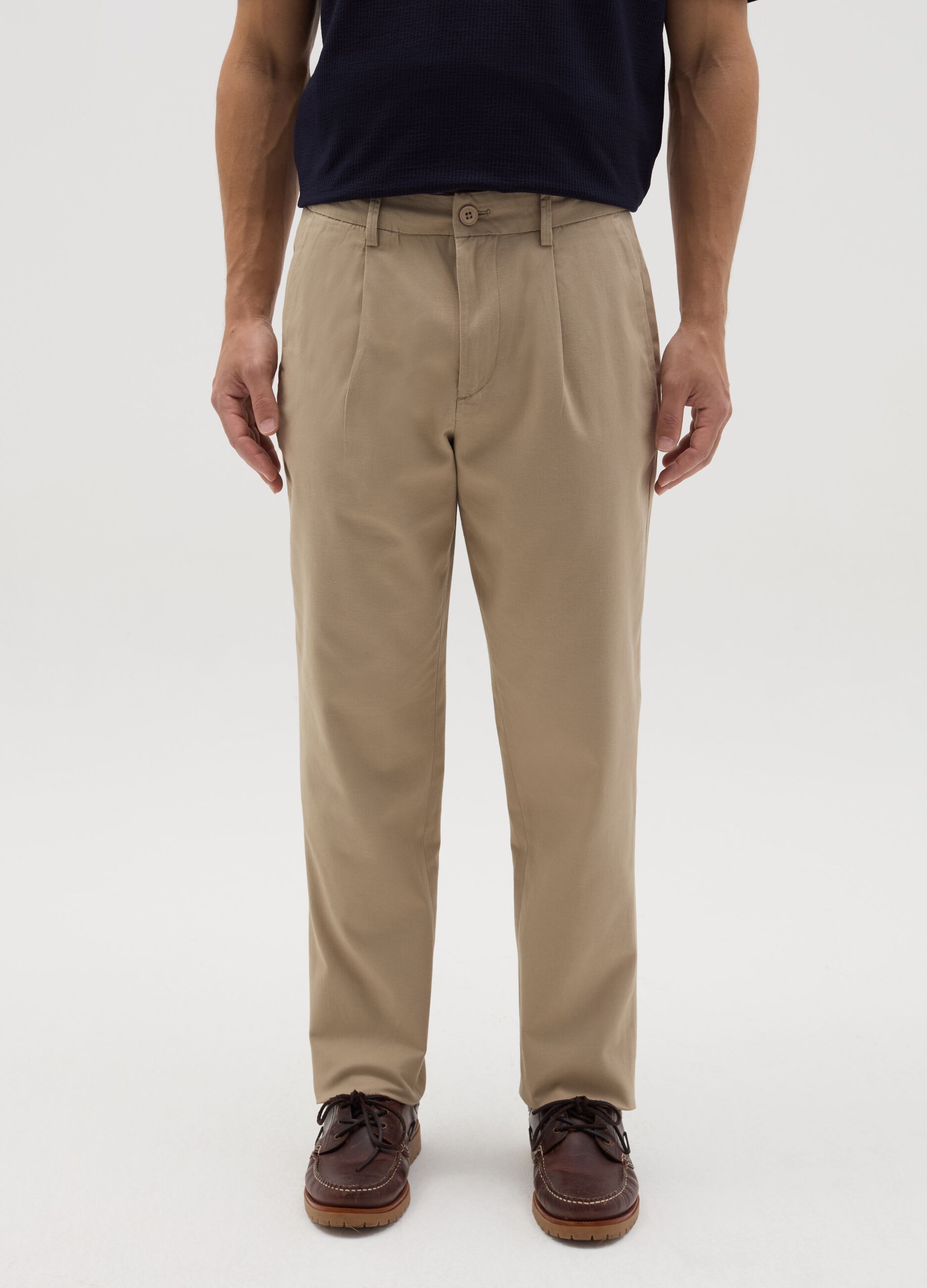Pantaloni chino in cotone e lino