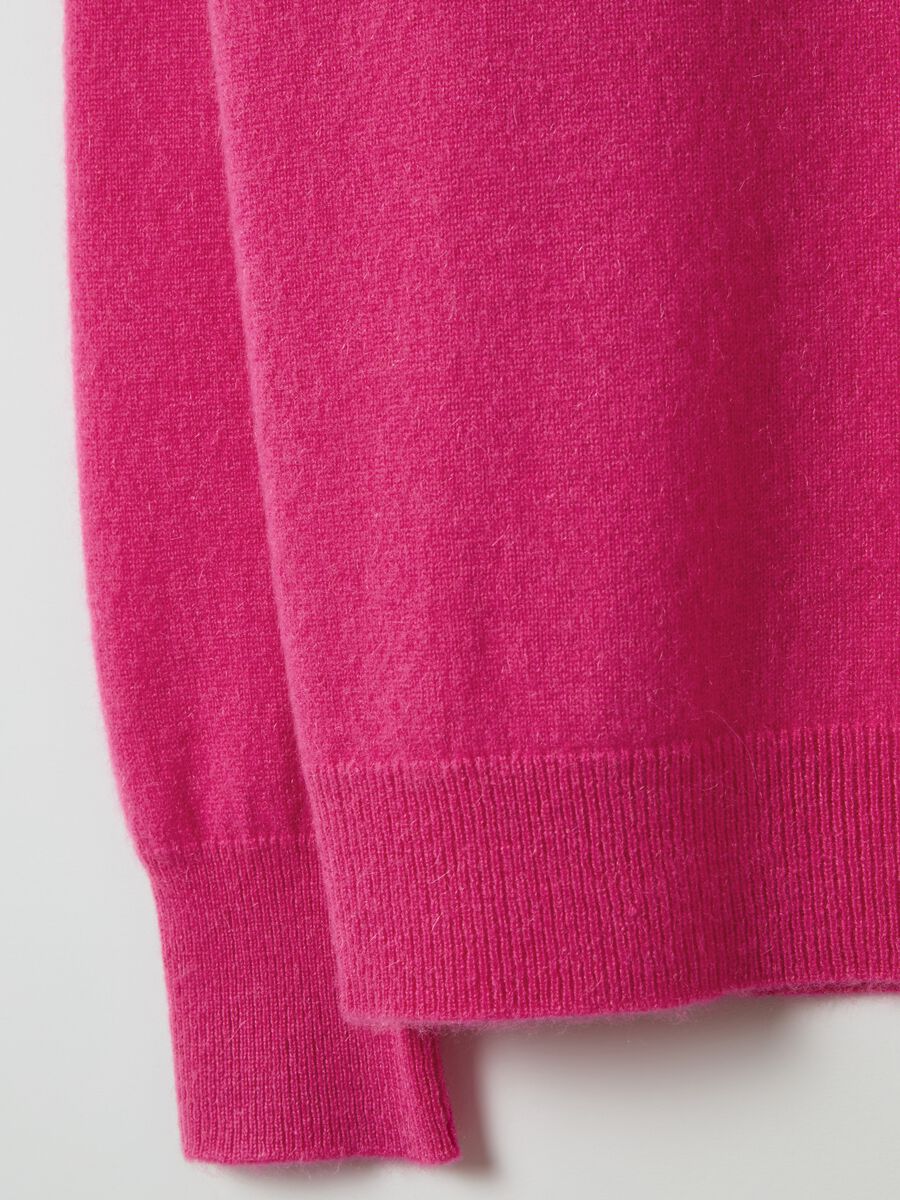 Cashmere pullover with round neck_5