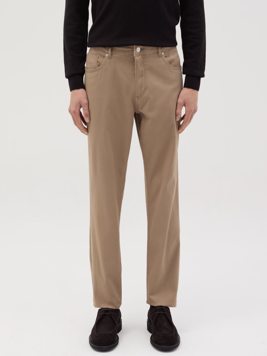 Slim-fit trousers with five pockets_1