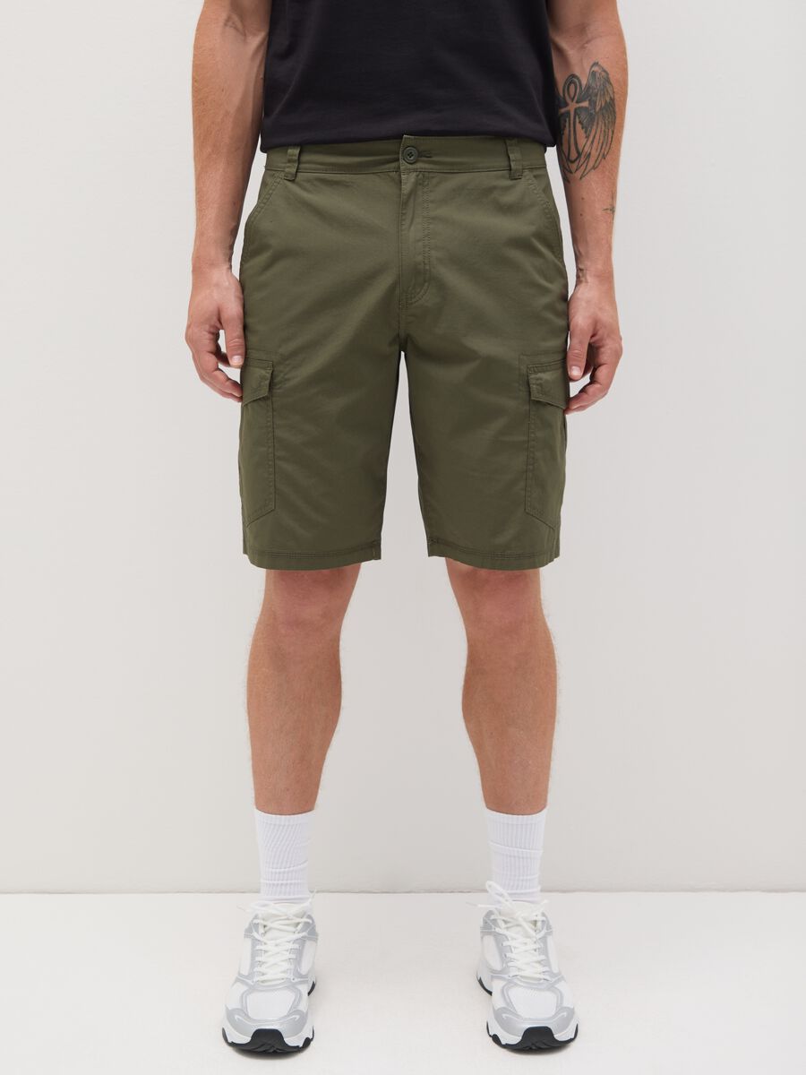 Men's green cotton cargo shorts regular fit_1