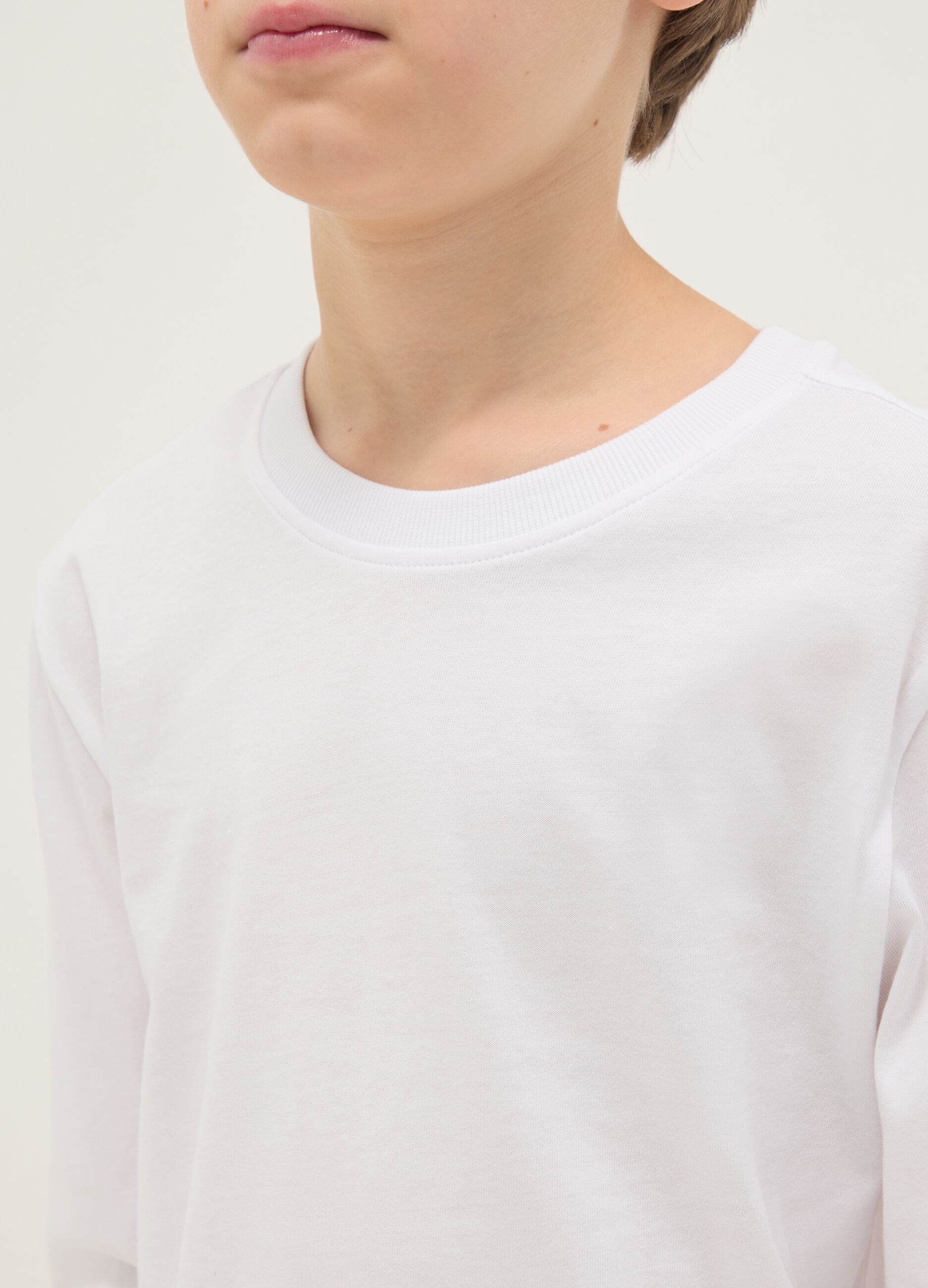 White pure cotton regular fit t-shirt for boys
